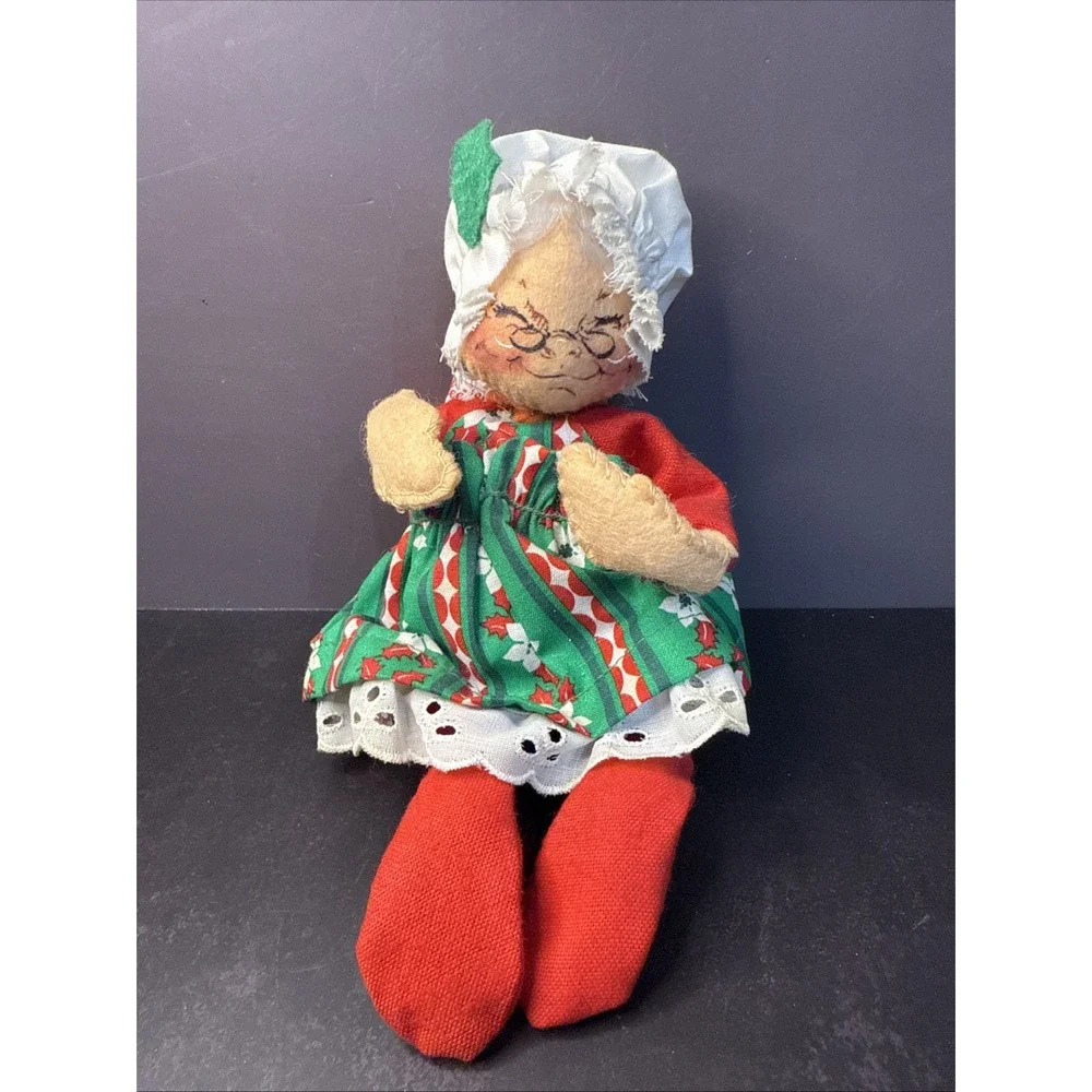 Vintage Annalee Dolls- Mrs. Santa Claus- Old World Santa Christmas